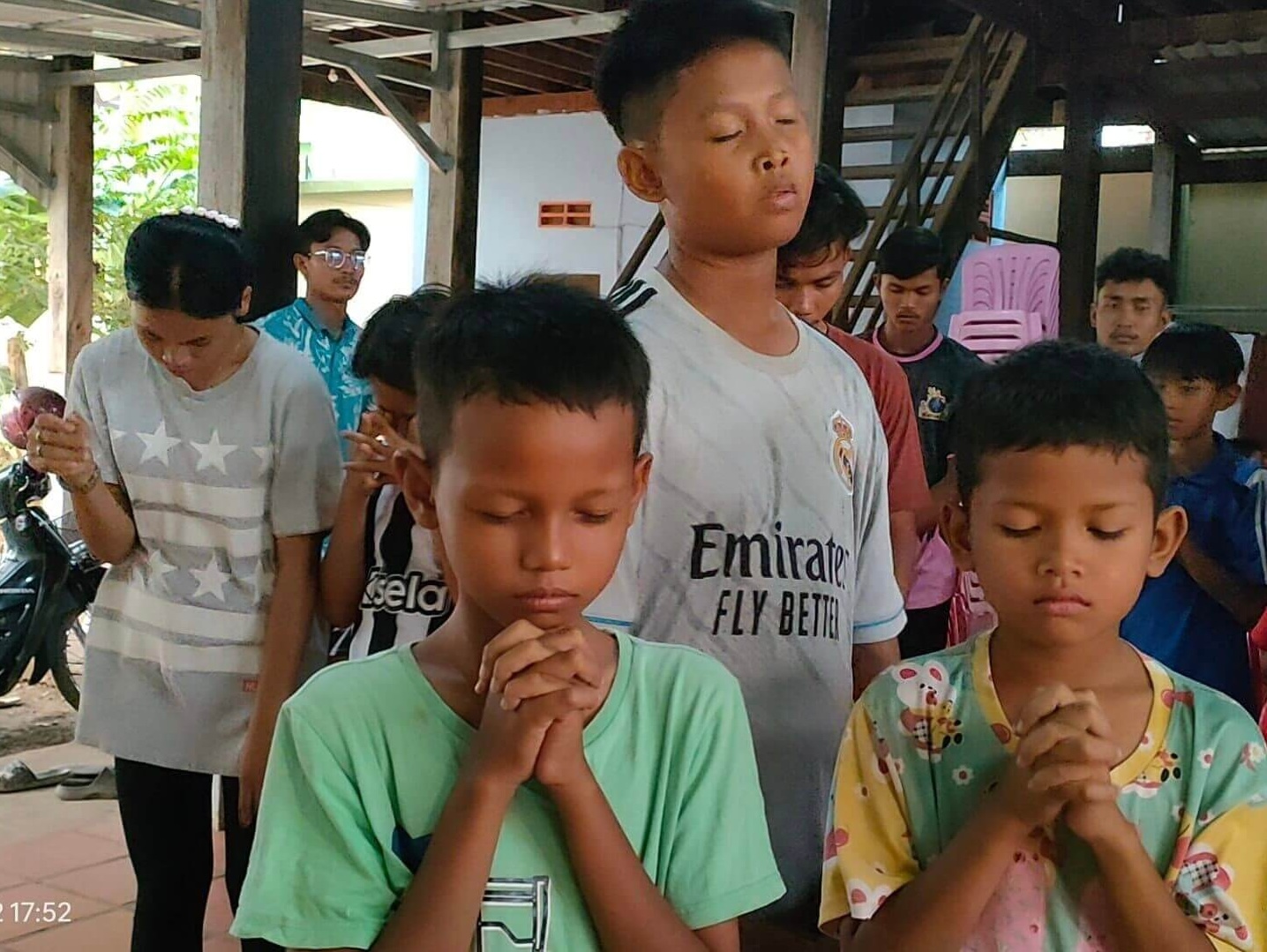 Kids pray during Family Night